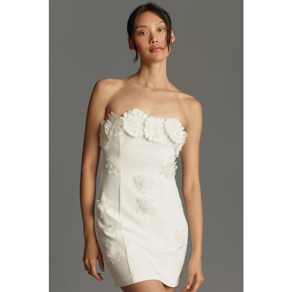 NWT Elliatt x Anthropologie Charlotte Strapless 3D Floral Mini Dress Ivory White